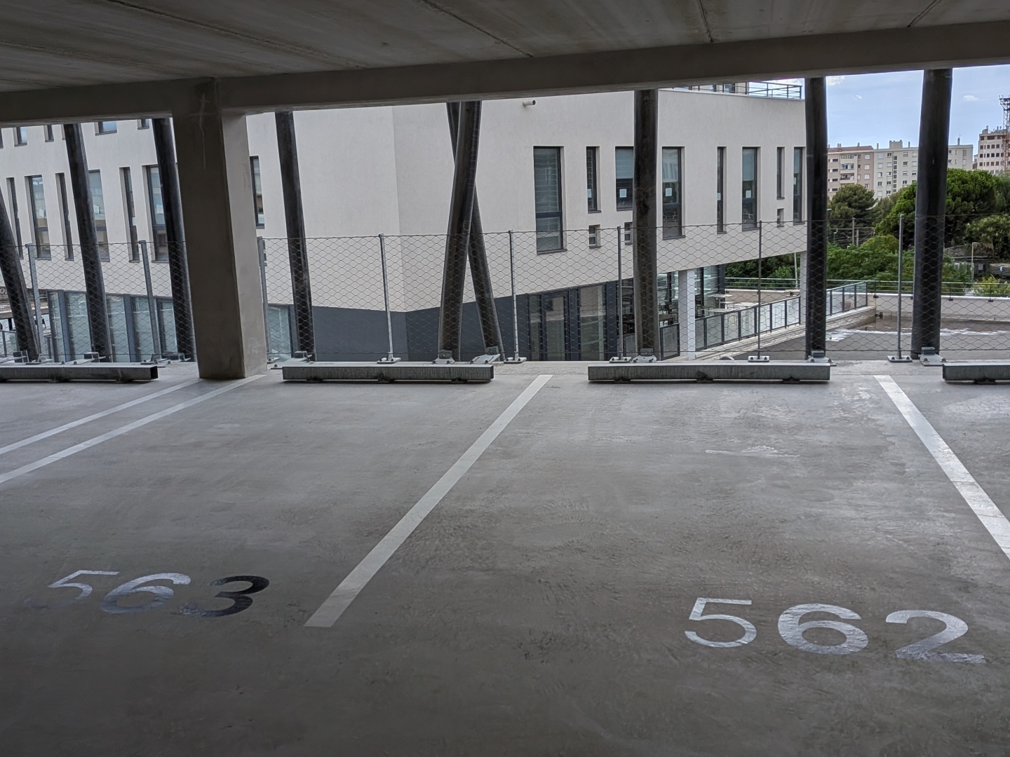 Parking / garage / box à vendre - Toulon (83000)