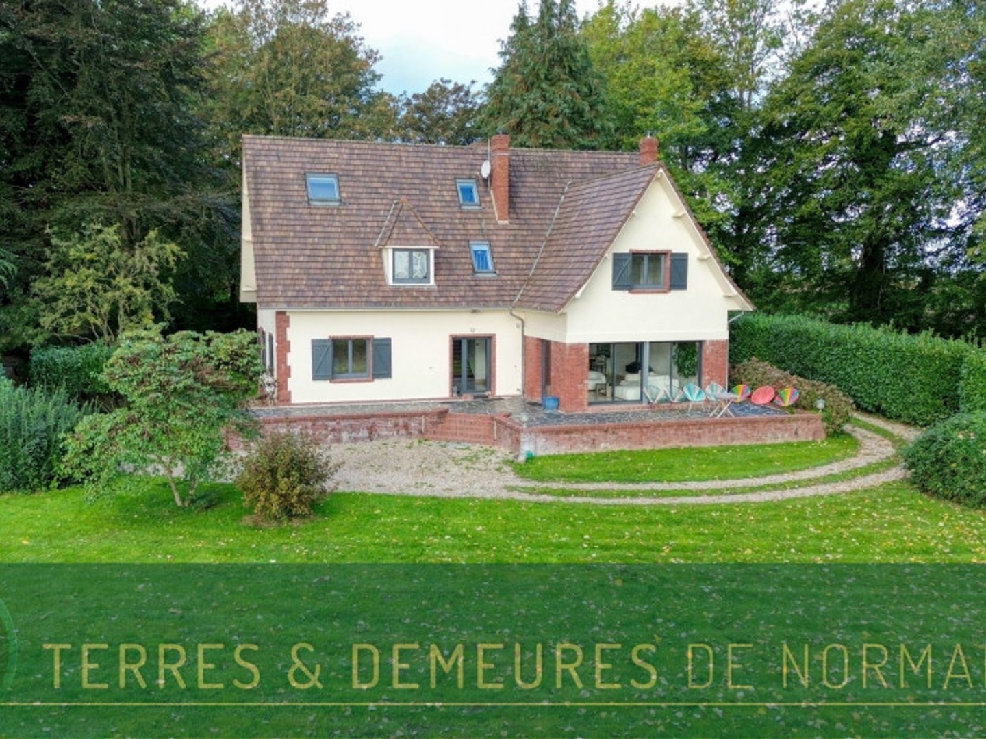 Maison à vendre - 7 pièces - 234m2 - Touffreville-Sur-Eu (76910)