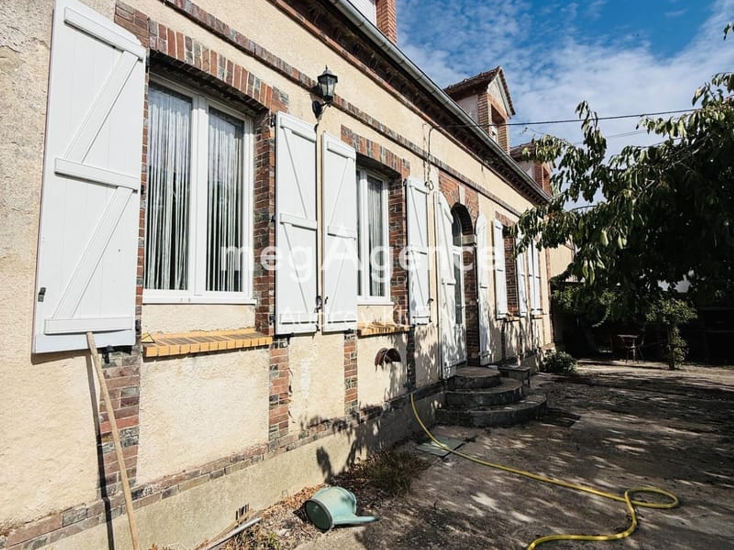 Maison à vendre - 290m2 - Thorigny-Sur-Oreuse (89260)