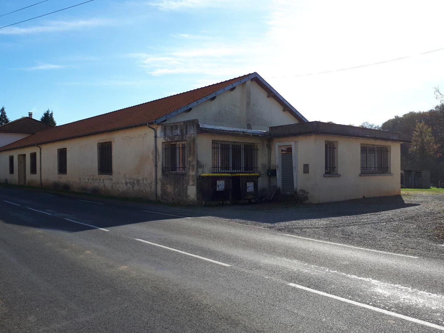 Immeuble industriel avec bureaux
