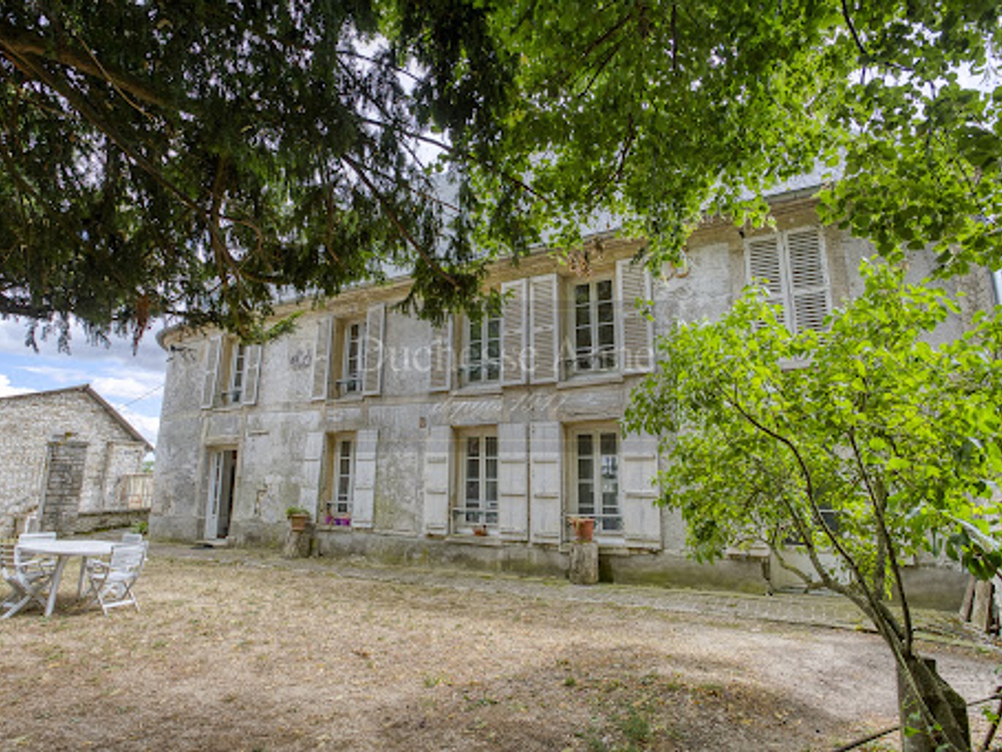 Maison à vendre - 6 pièces - 220m2 - Bréval (78980)