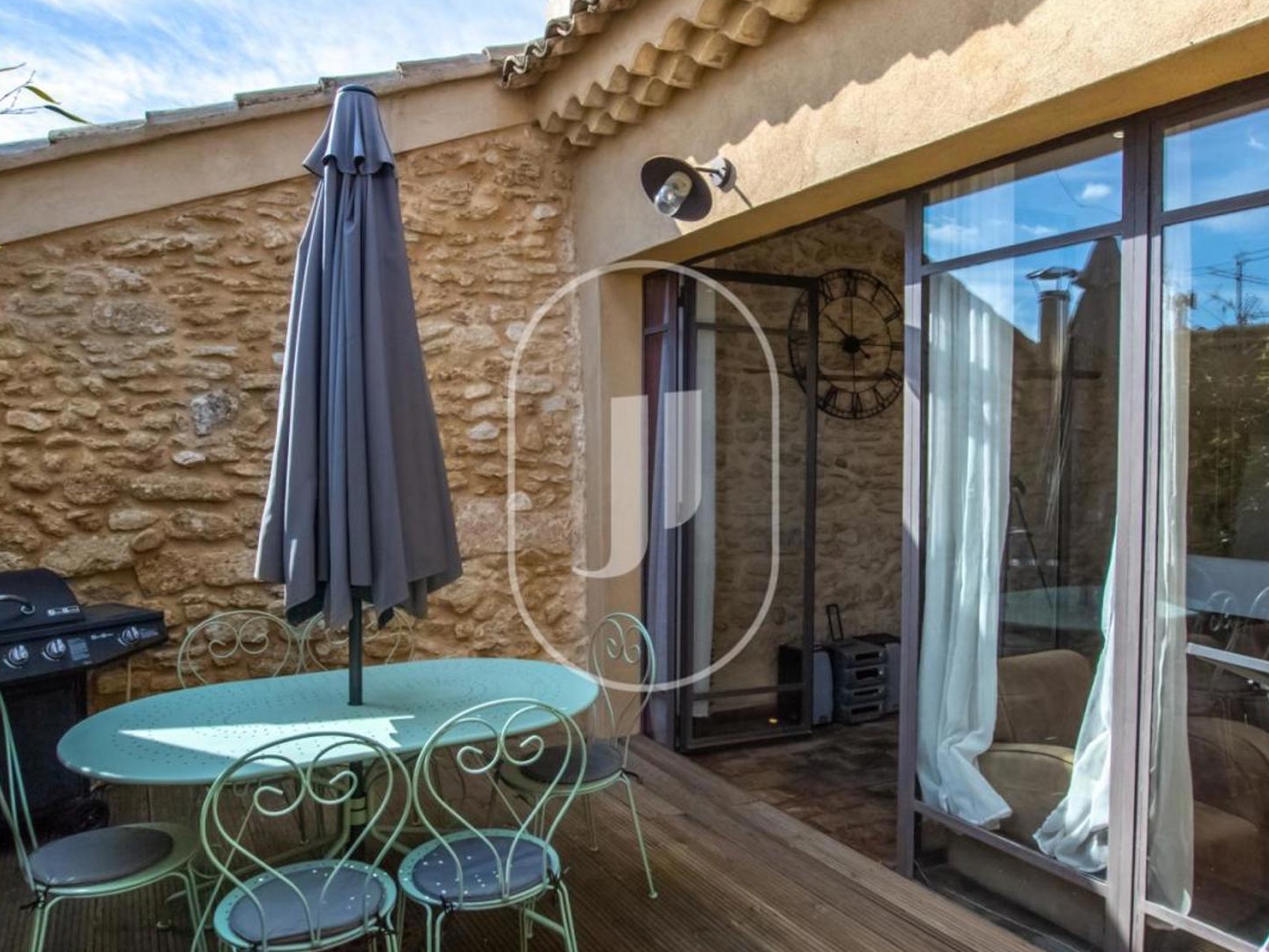 Maison de village avec terrasse , à vendre, à Châteauneuf du Pape dans le Vaucluse
