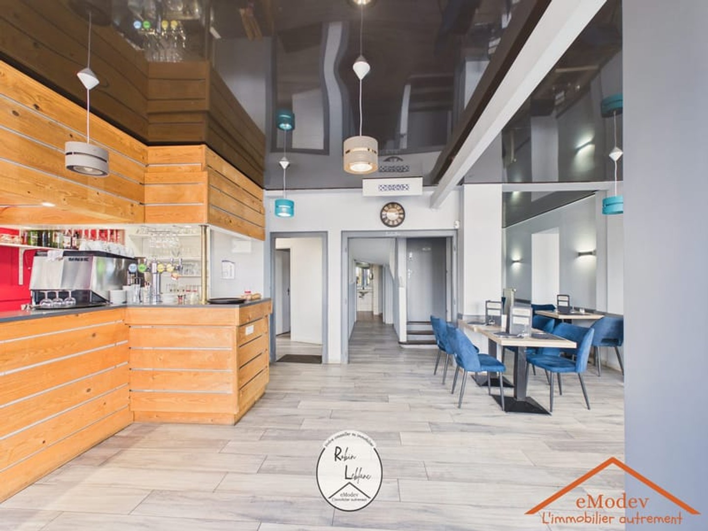 Local commercial 200 m²