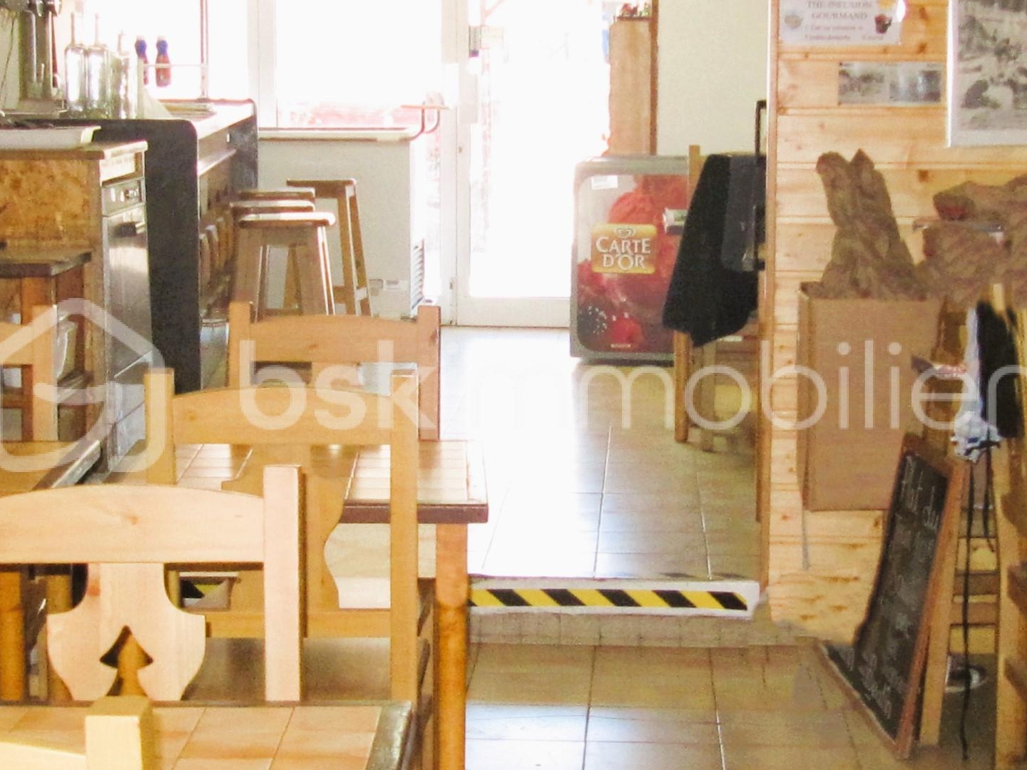 Fonds de commerce 3 pièces 76 m²