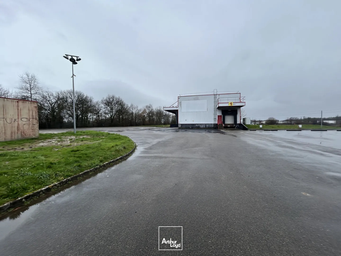 Locaux à vendre - 478m2 - Saint-Jean-De-Boi... (44640)