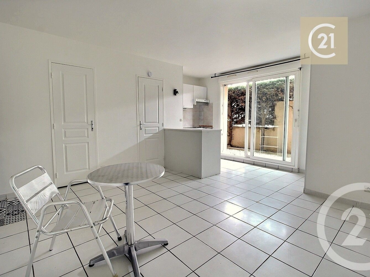 Appartement à vendre - 1 pièce - 24m2 - Livry-Gargan (93190)