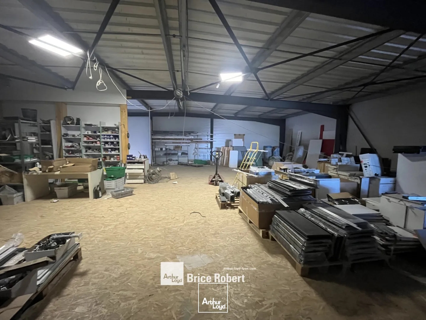 Locaux à vendre - 495m2 - Saint-Martin-En-Haut (69850)