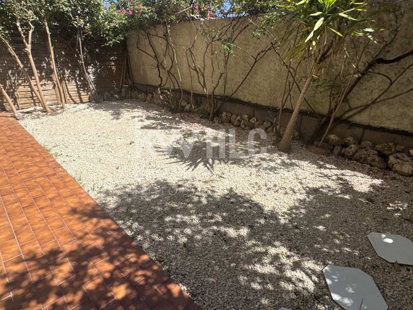 Appartement à vendre - 1 pièce - 23m2 - Saint-Laurent-Du-Var (06700)