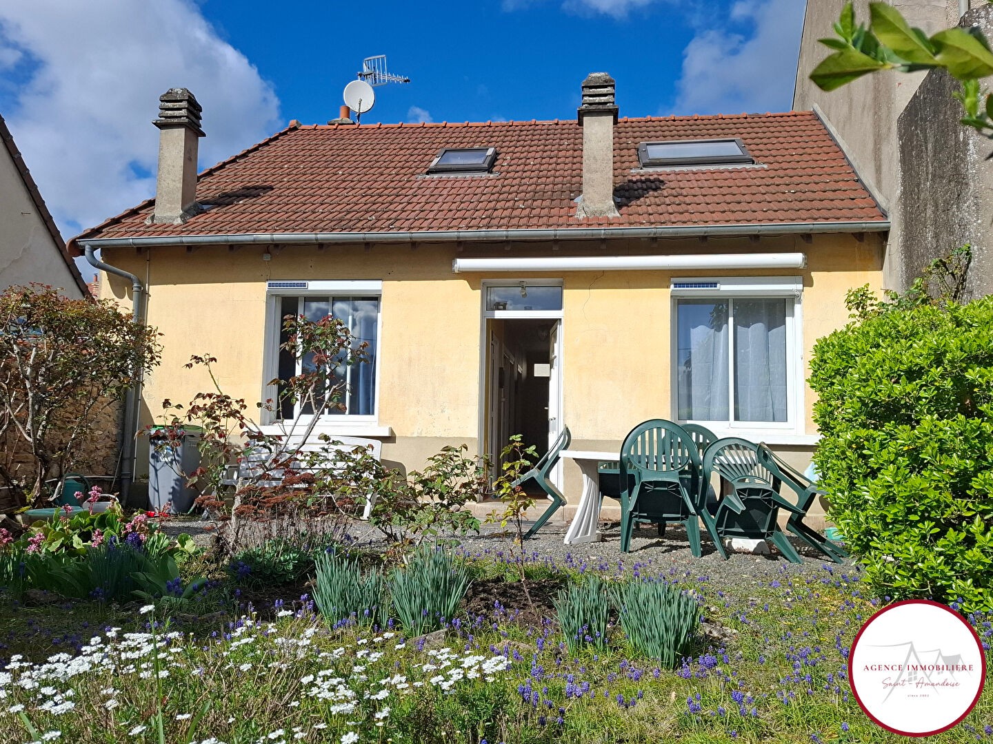 Maison de plain-pied avec jardin 92m2 - SAINT AMAND MONTROND