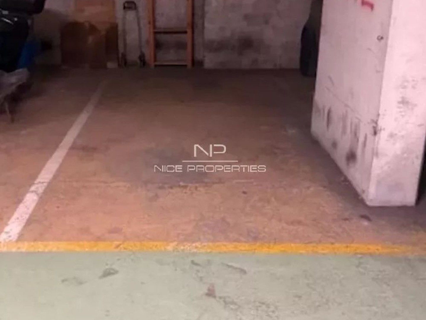 Nice Carré d'Or, place de parking sécurisée dans immeuble de sta