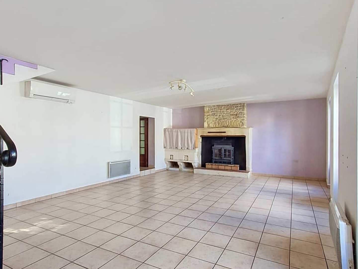 Maison à vendre - 4 pièces - 151m2 - Nuaillé-D'aunis (17540)