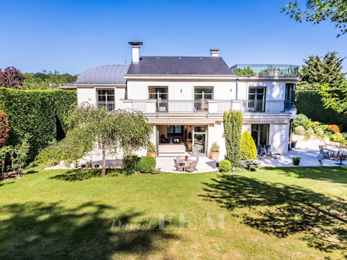 Maison 10 pièces 380 m²