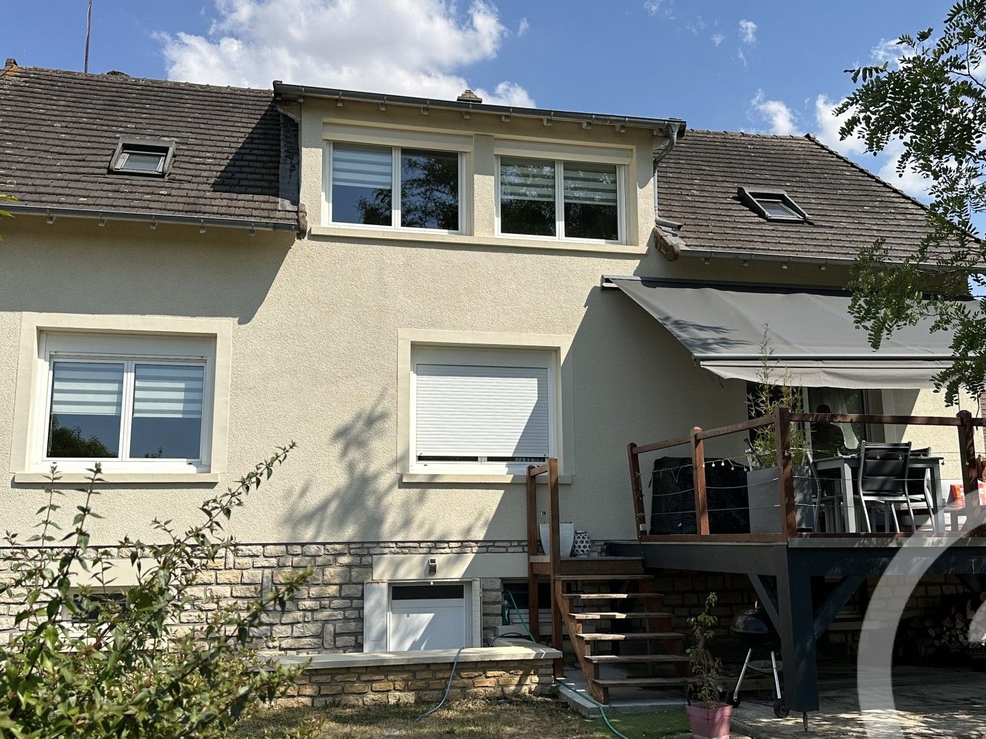 Maison 7 pièces 240 m²