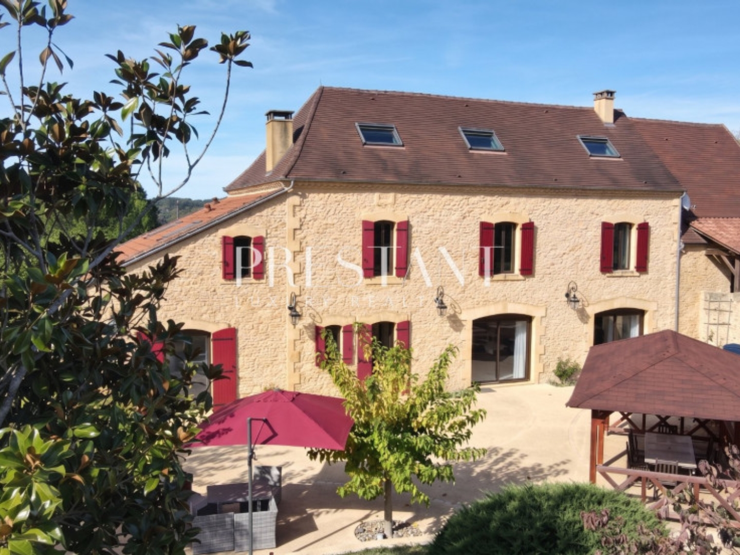 Maison à vendre - 16 pièces - 475m2 - Le Buisson-De-Cad... (24480)