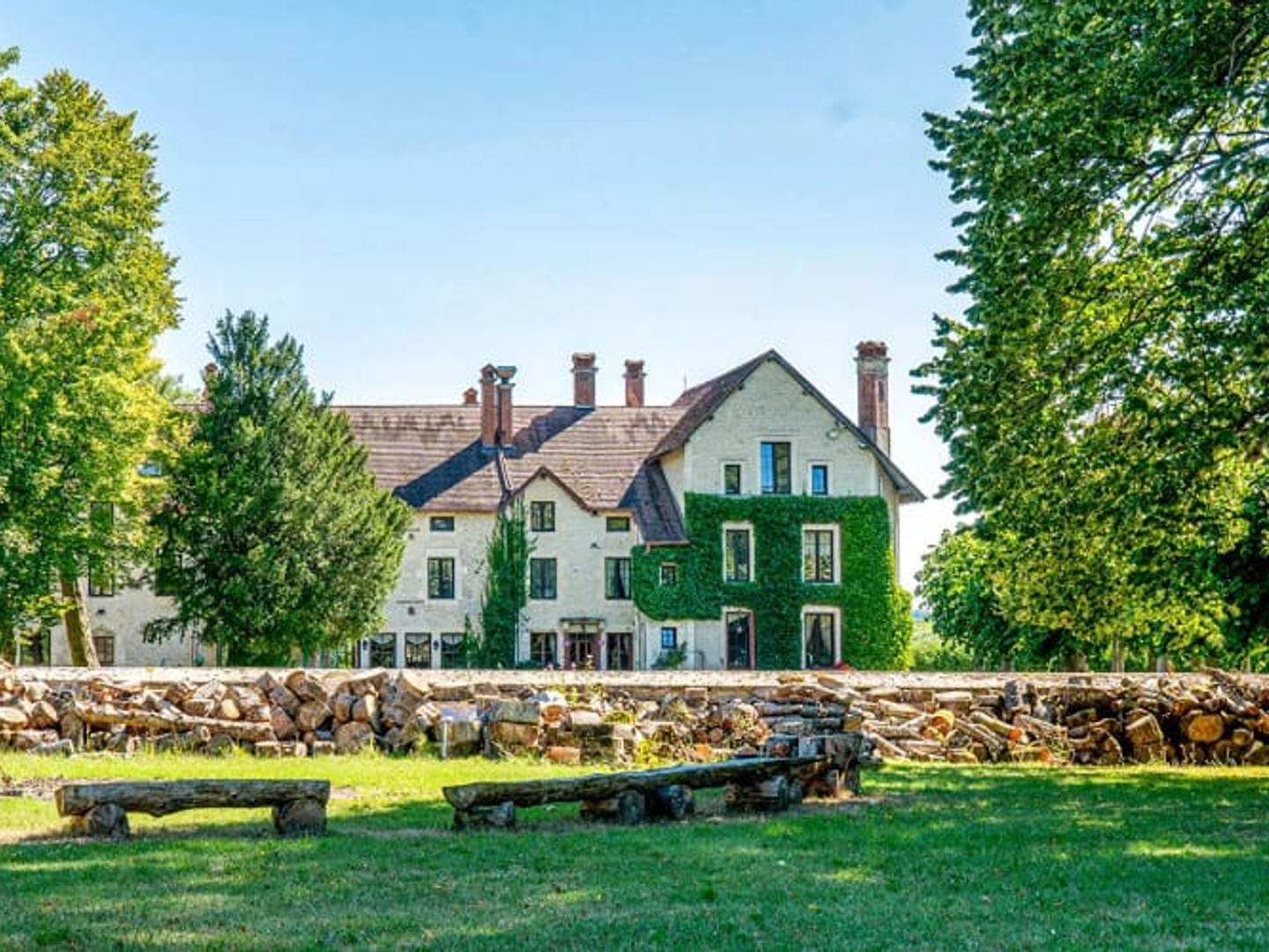 Maison 25 pièces 277 m²