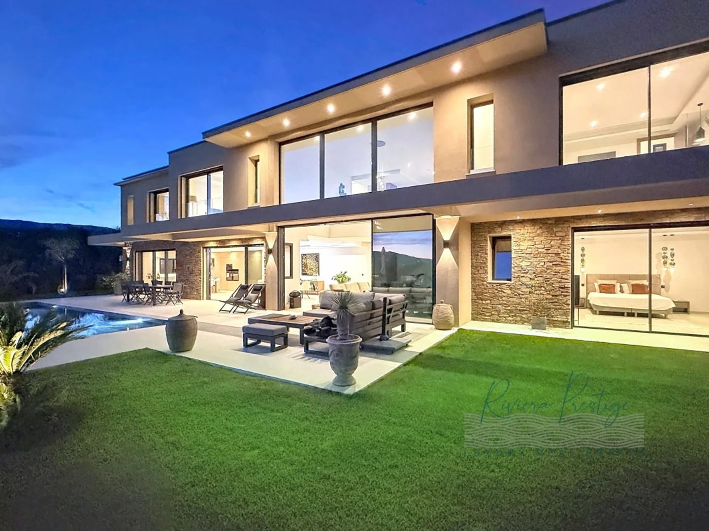 OPIO: Contemporaine dans domaine privé avec vue sur le golf et le vieux village