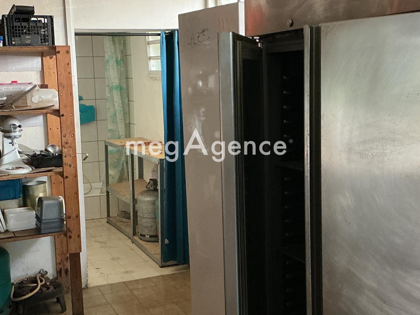 Magasin à vendre - 4 pièces - 250m2 - L'étang-Salé (97427)