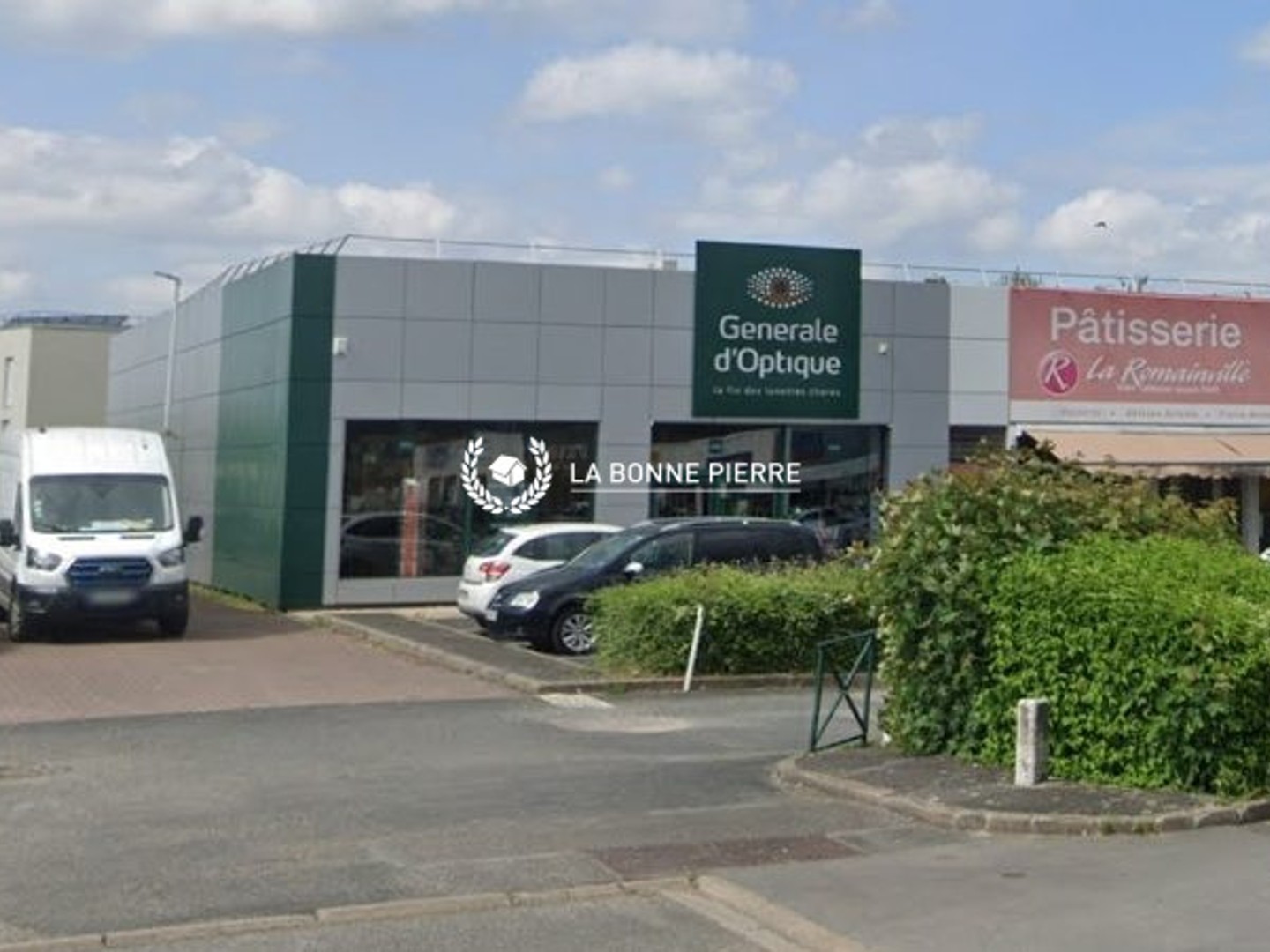 Ensemble de 3 Cellules commerciales à Boussy Saint Antoine (91)