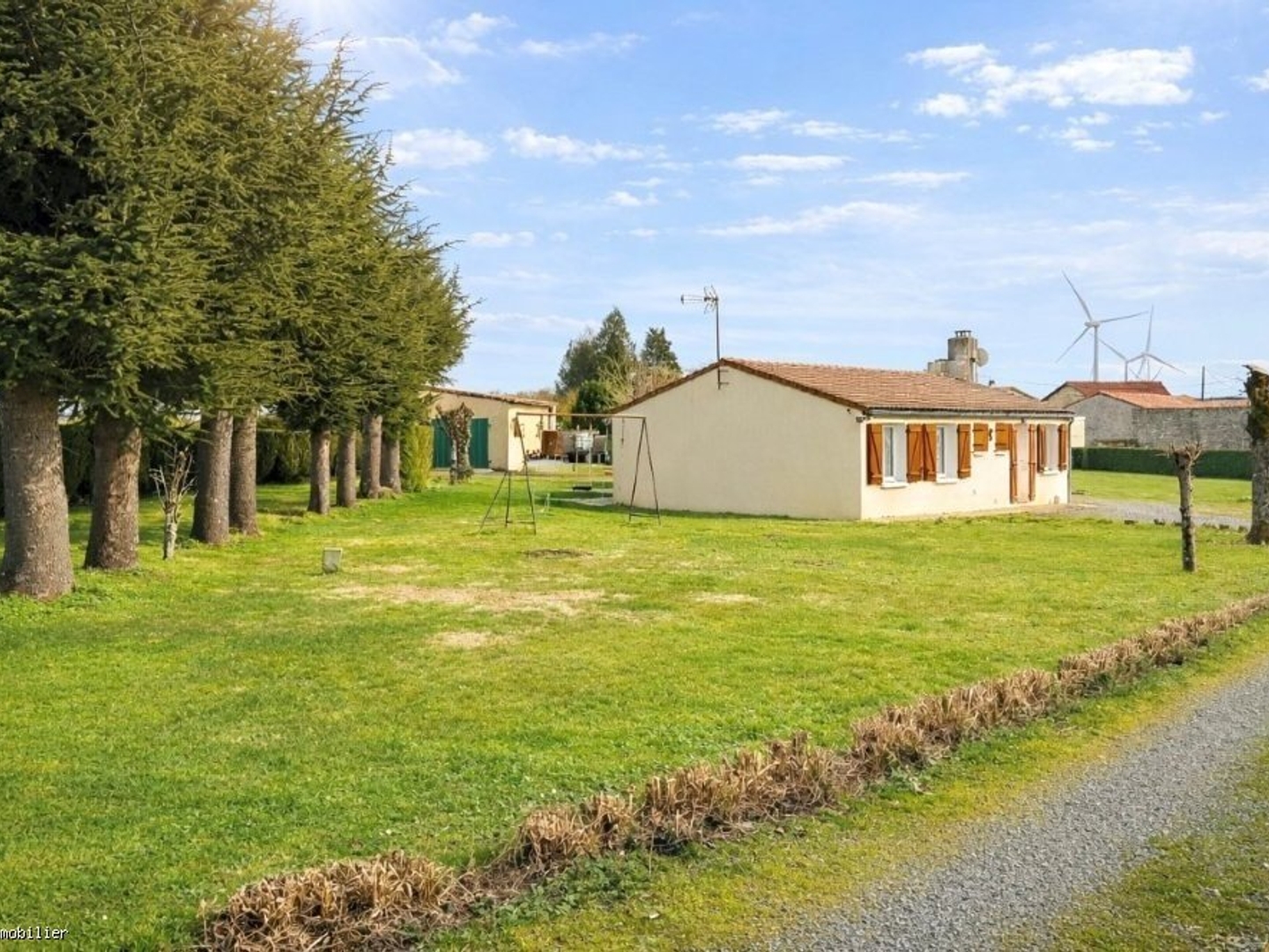 Charmant Maison de Village de Plain-Pied - 3 Chambres, à 7km de Ruffec