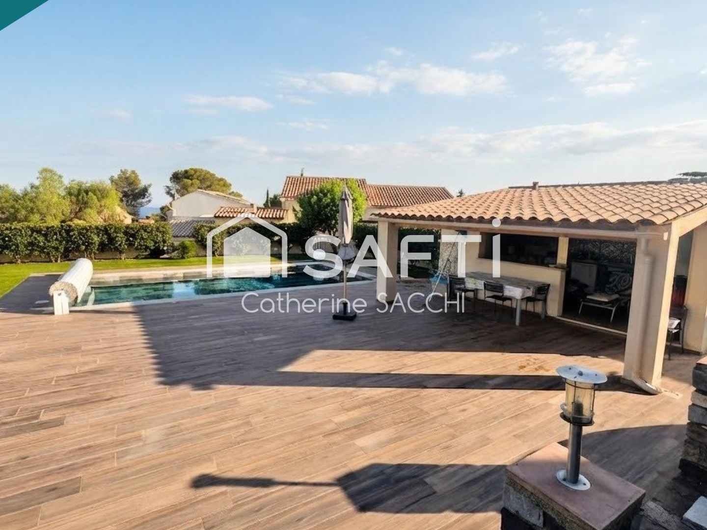 Maison à vendre - 7 pièces - 148m2 - Saint-Raphaël (83700)