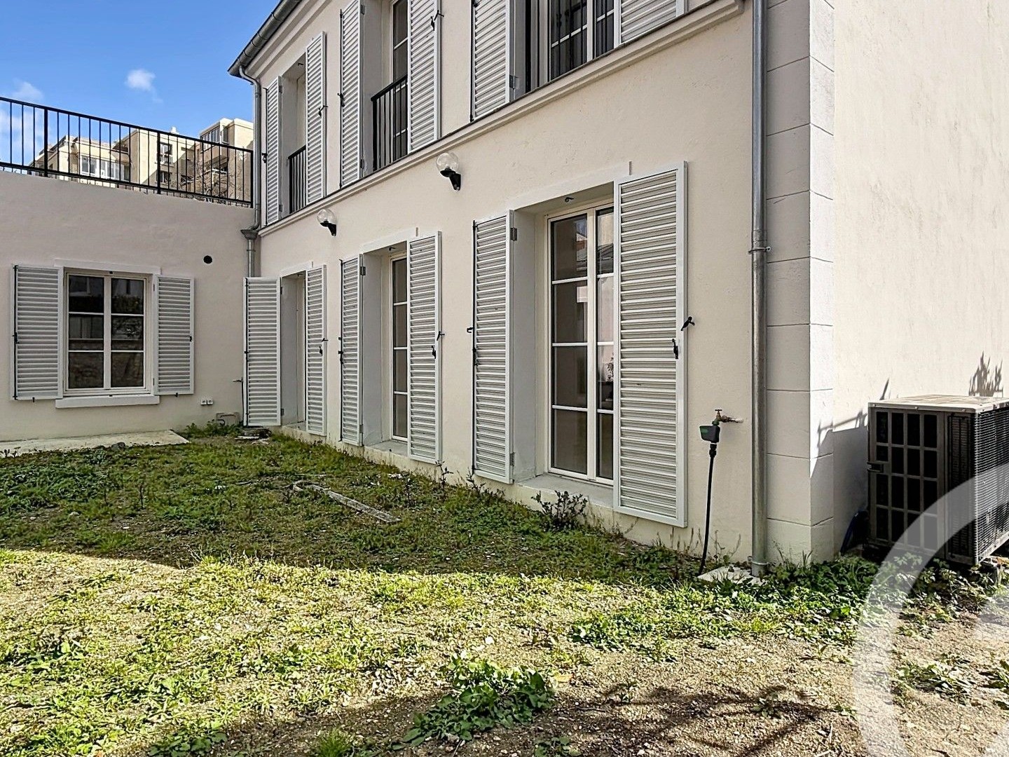 Maison 8 pièces 232 m²