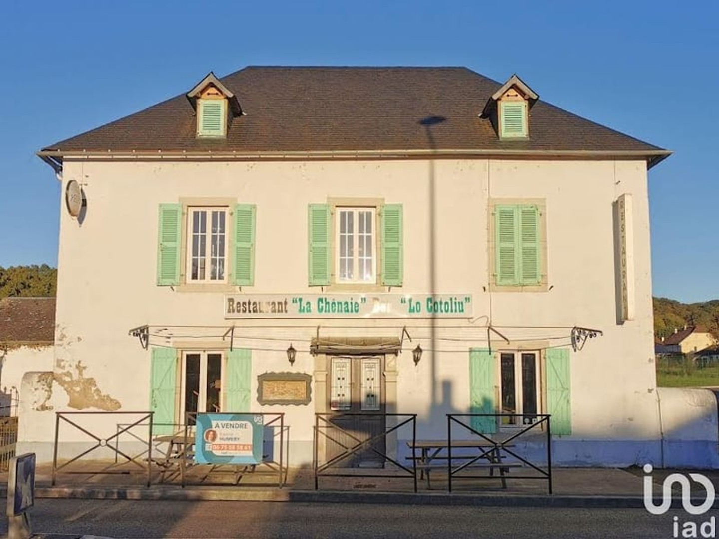 Commerce 299 m²