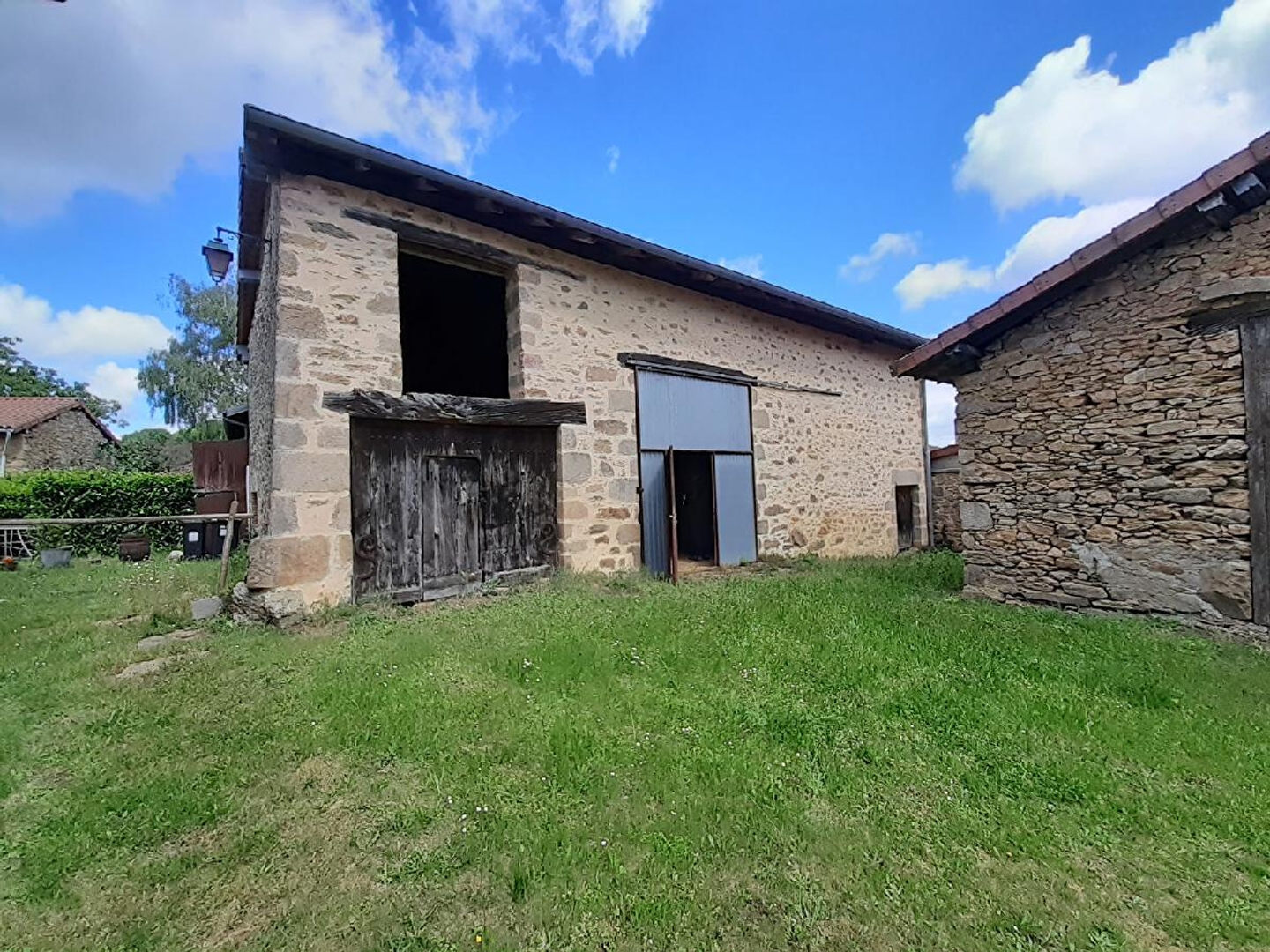 Terrain 700 m²