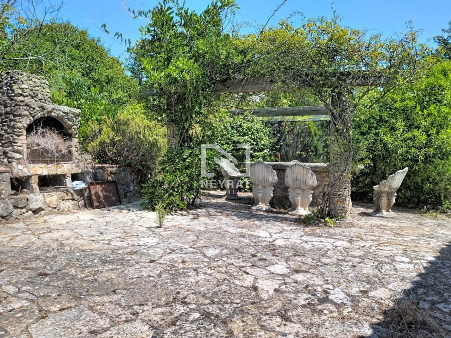 Maison à vendre - 4 pièces - 100m2 - Tourrettes (83440)