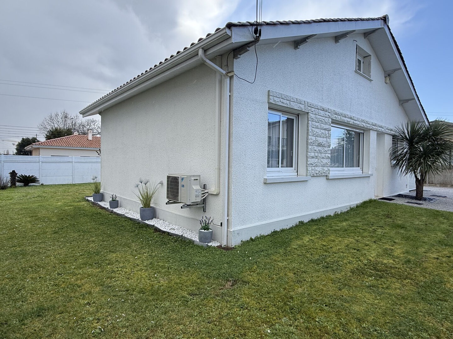 Maison CARBON BLANC