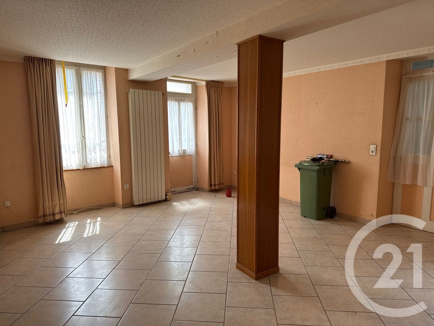 Maison à vendre - 5 pièces - 150m2 - Neuvy-Sur-Loire (58450)