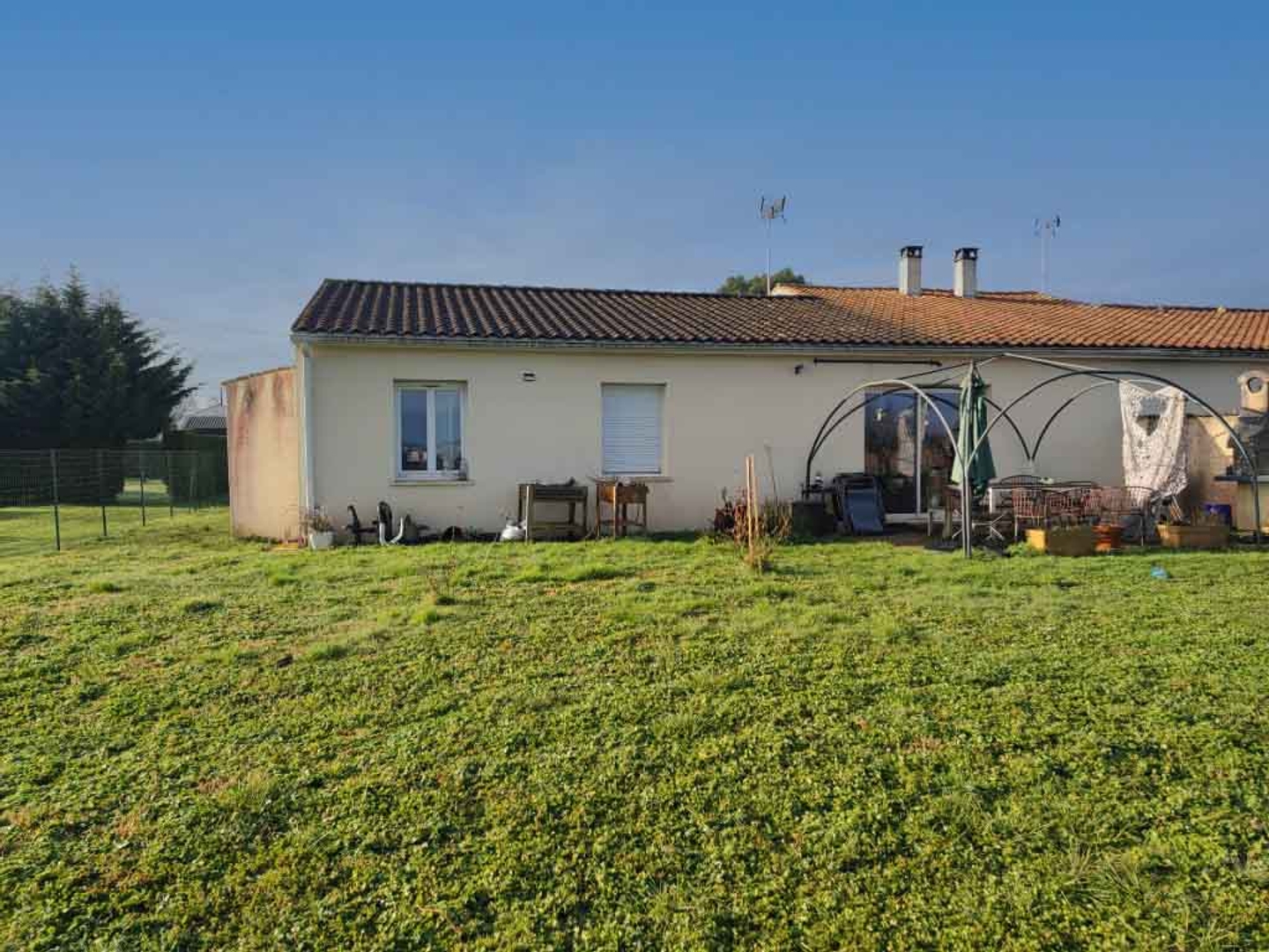 Maison à vendre - 5 pièces - 108m2 - Gemozac (17260)