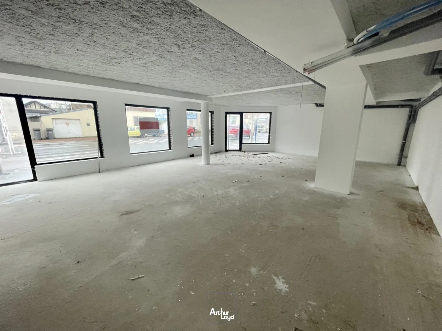 Locaux commerciaux à vendre à DEVILLE LES ROUEN 76250