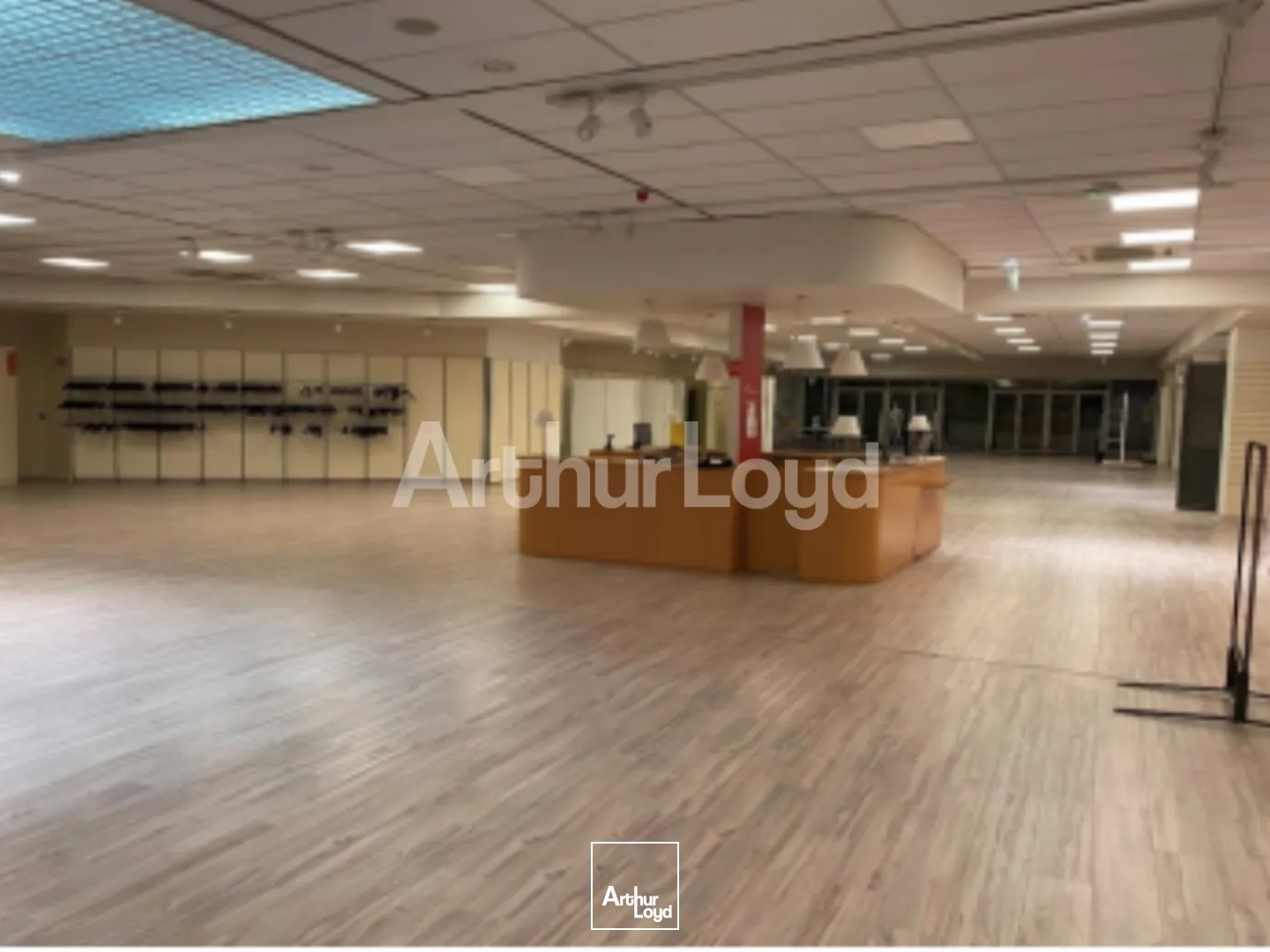 Locaux à vendre - 1500m2 - Douai (59500)