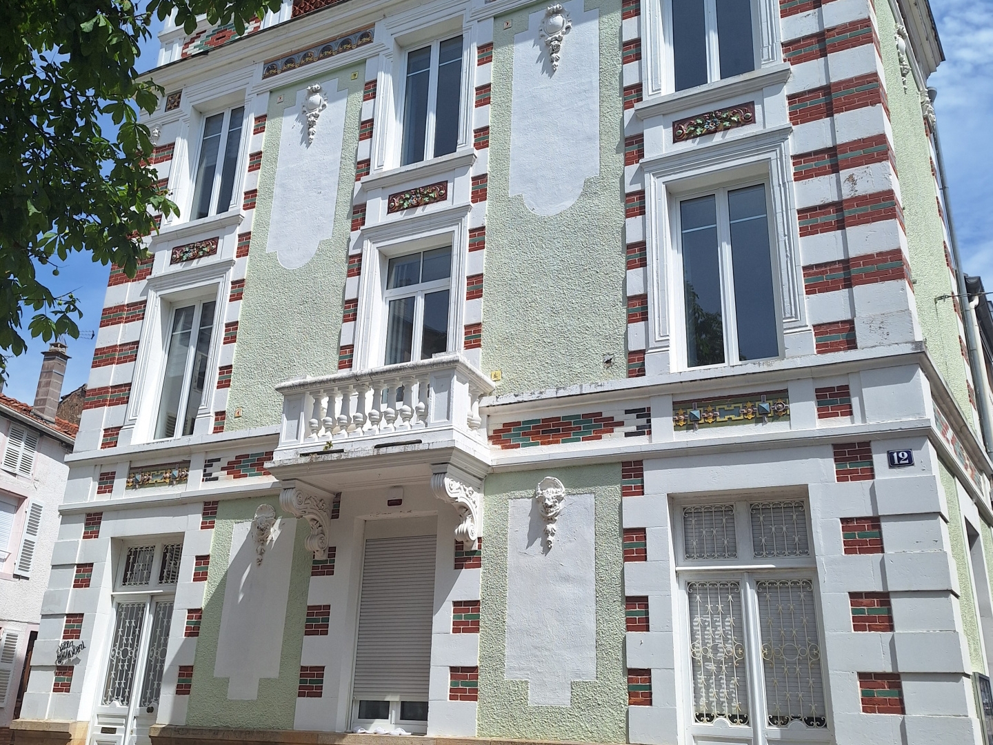 immeuble de prestige de 106 m2 habitables proche thermes et CASINO