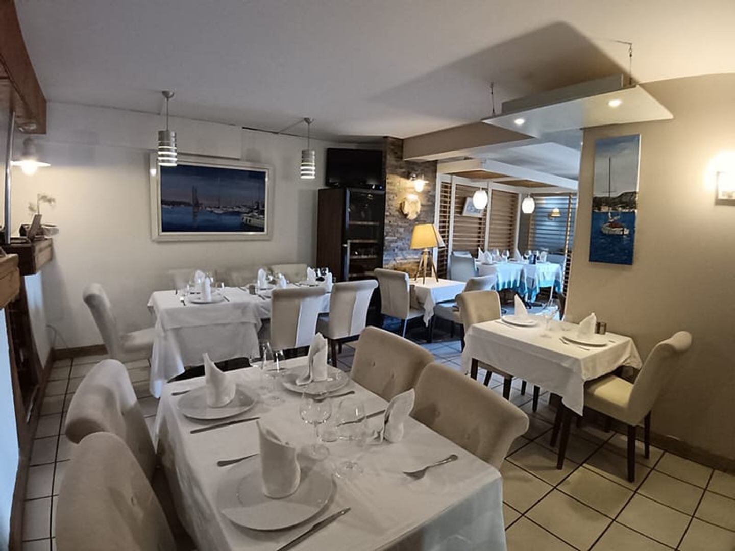 Restaurant 80 couverts emplacement privilégié et enseigne de renom.