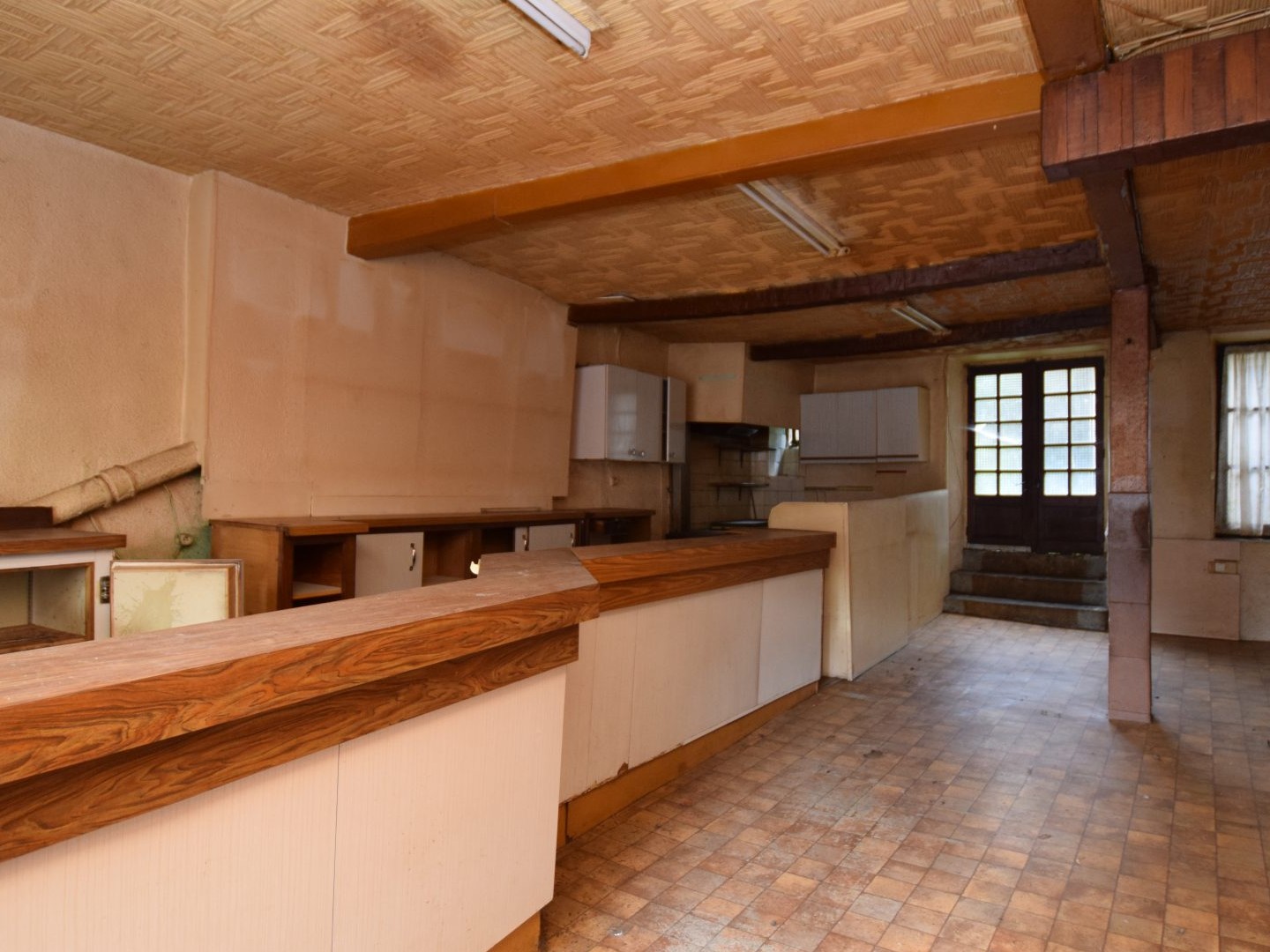 Local 4 pièces 130 m²