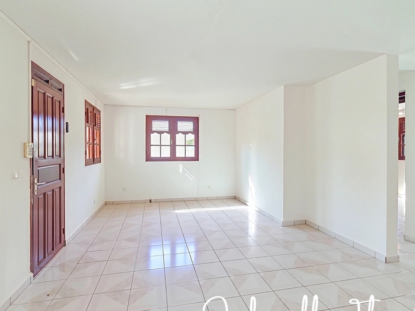 Magasin à vendre - 9 pièces - 230m2 - Les Abymes (97139)