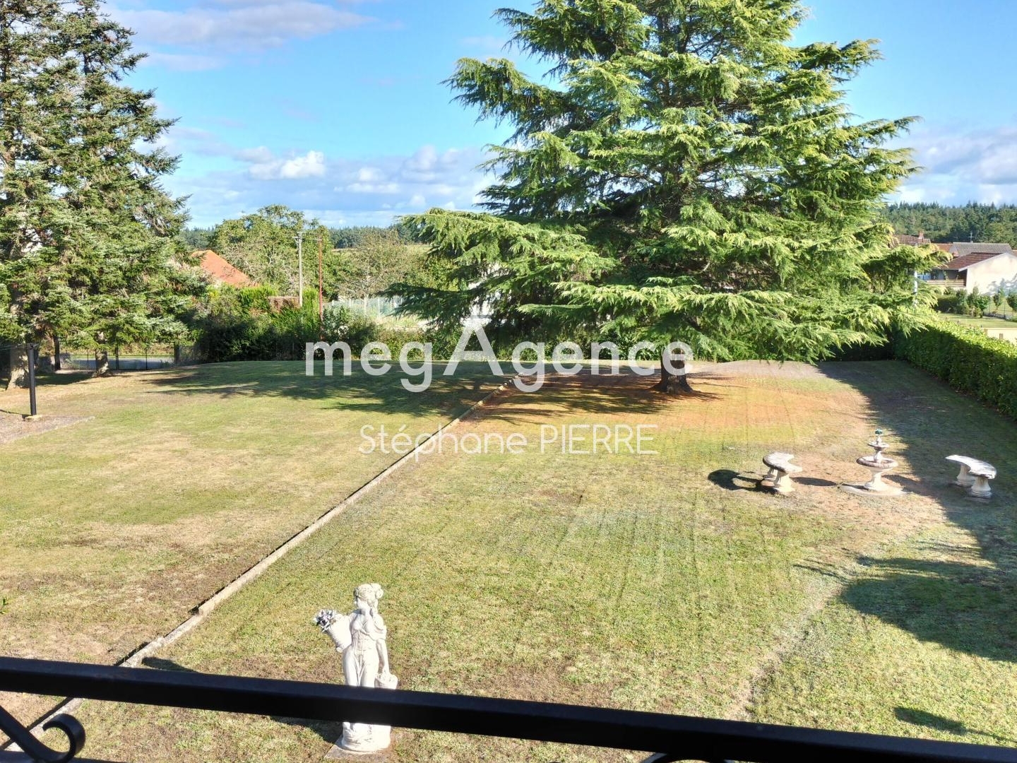 BEAU POTENTIEL POUR CETTE MAISON PROCHE DE MONTLUCON