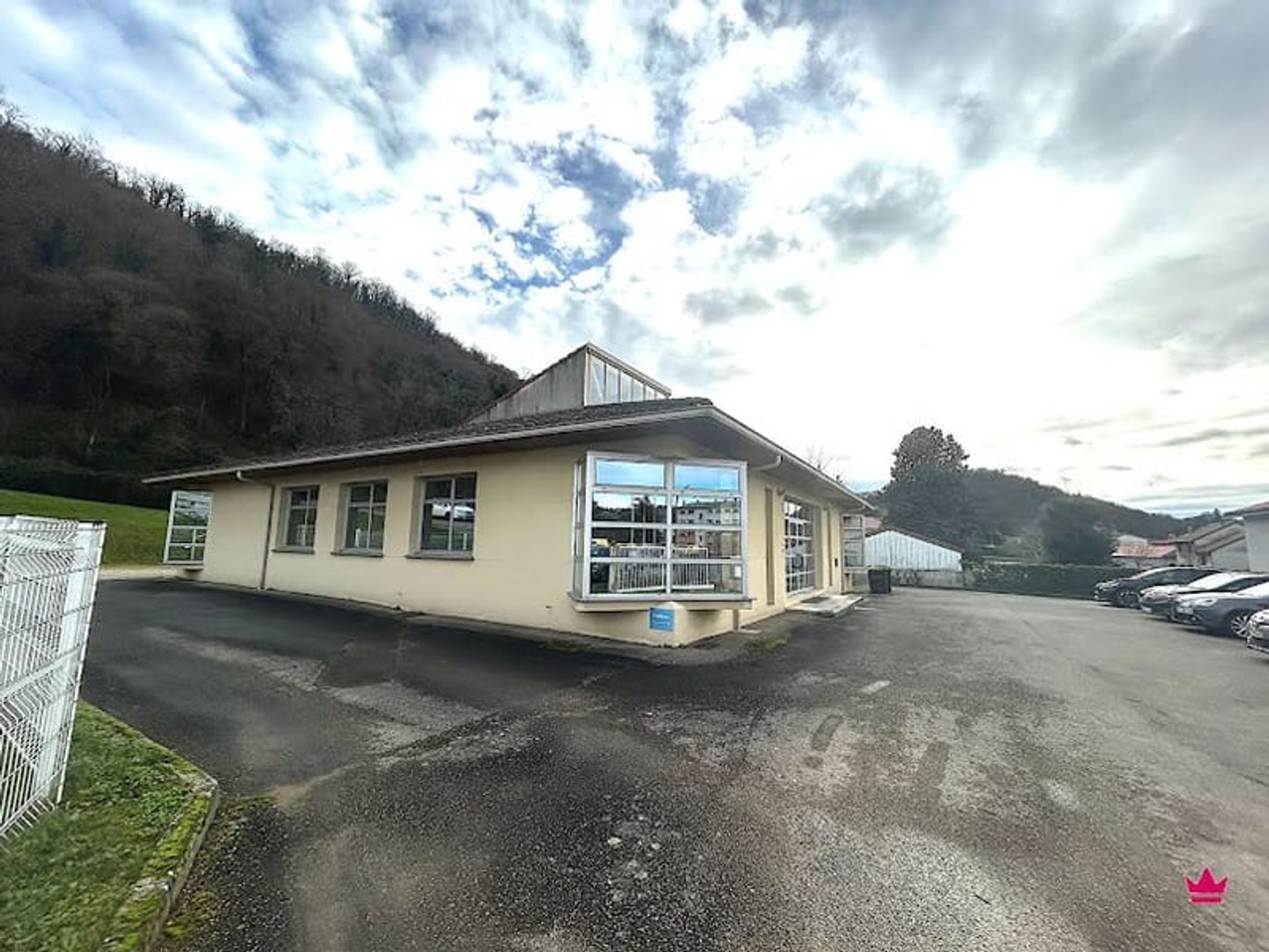 Bureaux 10 pièces 323 m²
