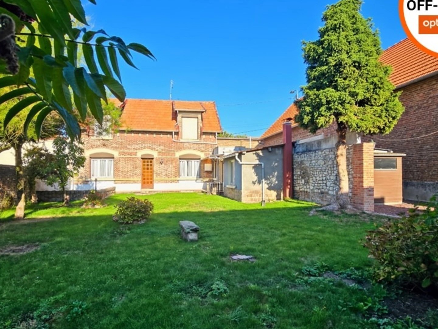 MAISON A RENOVER 98 m² GARAGE JARDIN GRANGE