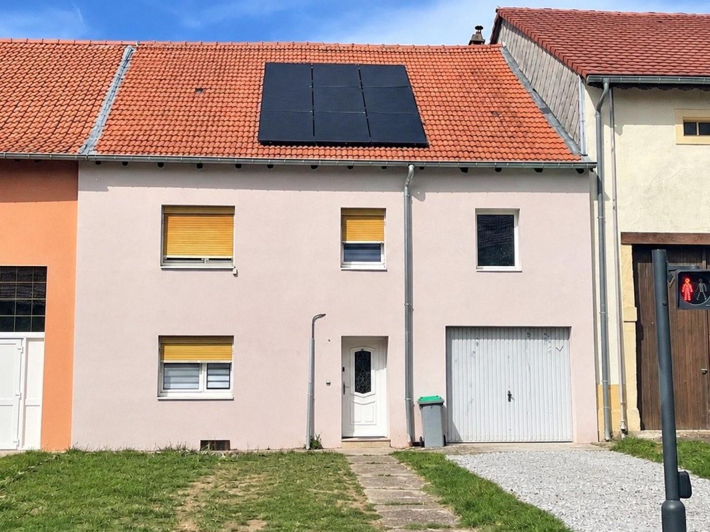 Maison de village, grand terrain, fort potentiel