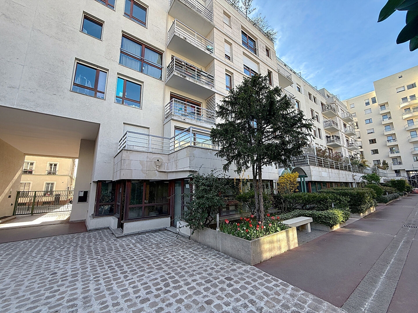 Bureau 2 pièces 78 m²