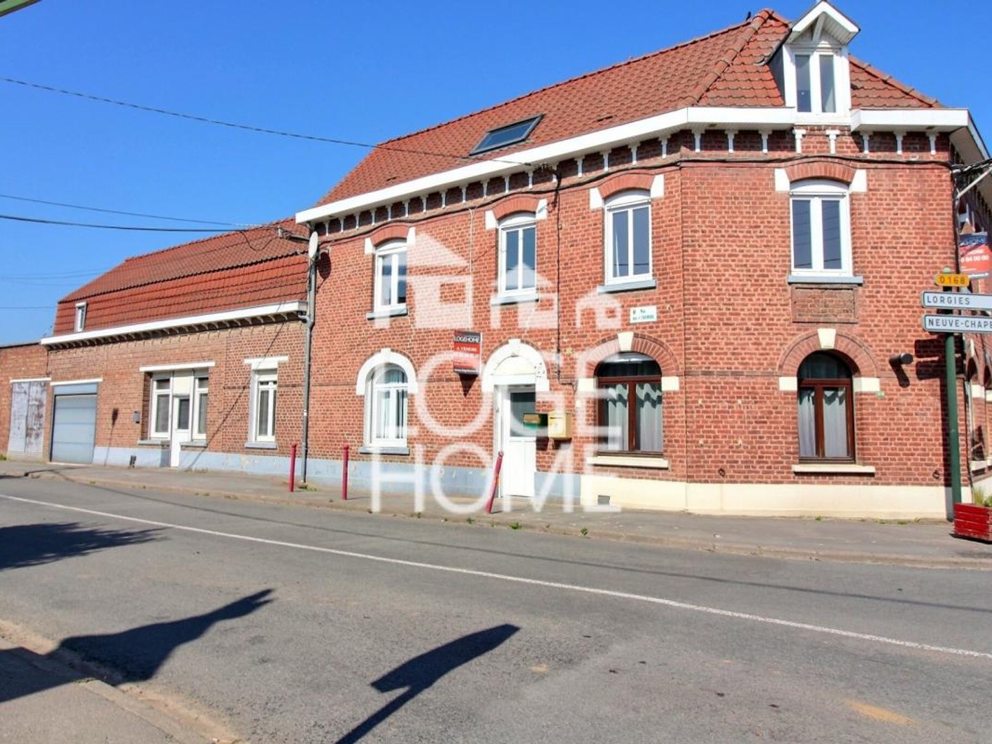 ENSEMBLE IMMOBILIER COMPRENANT 2 LOGEMENTS T4 AVEC GARAGES EX...