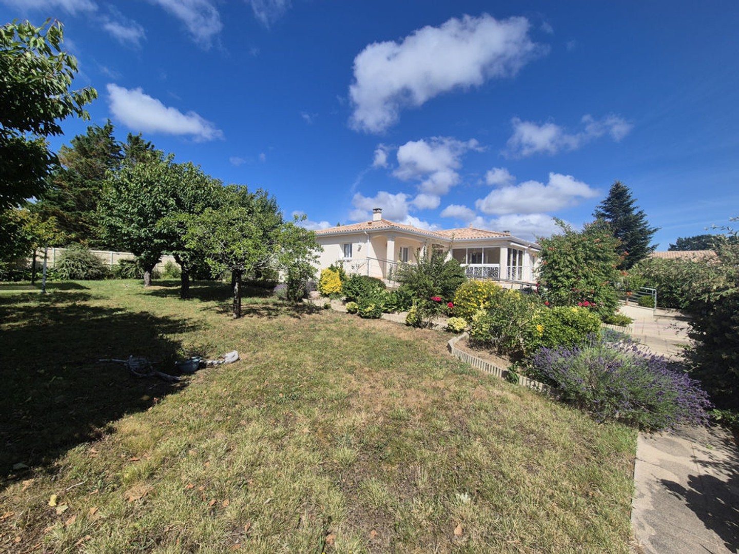 Maison à vendre - 5 pièces - 149m2 - Saint-Palais-Sur-Mer (17420)