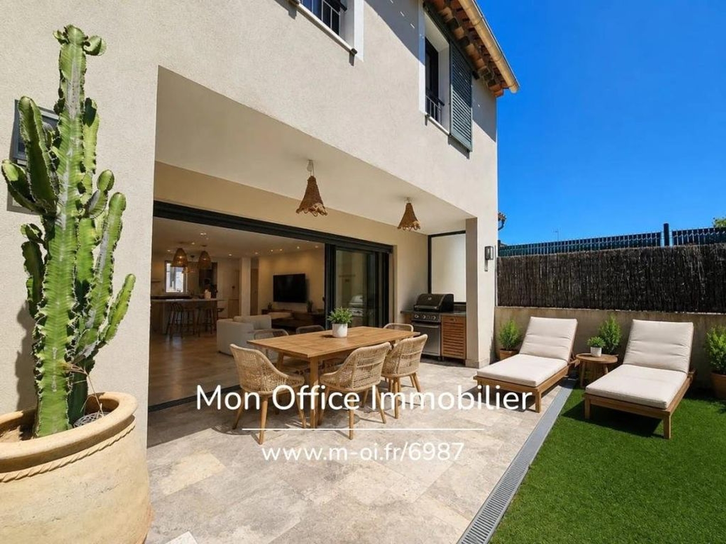 Villa 4 pièces 145 m²