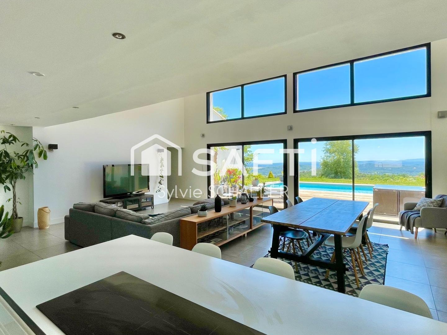 MAGNIFIQUE Villa d'architecte contemporaine avec piscine dans un havre de paix