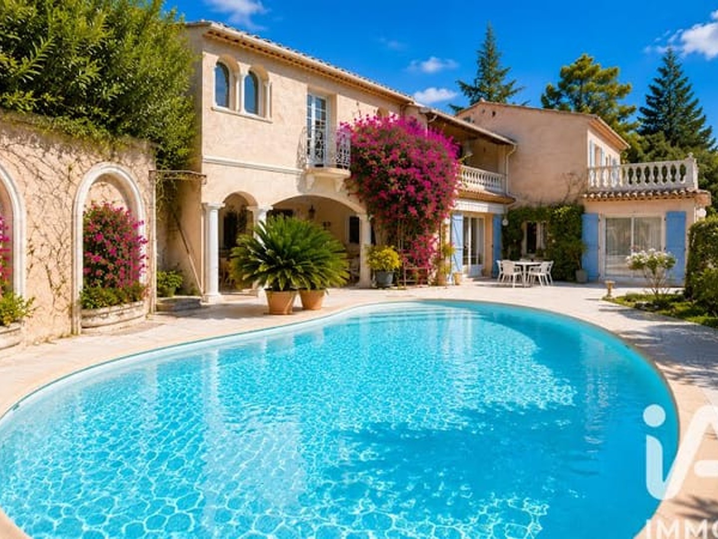 Maison 7 pièces 231 m²
