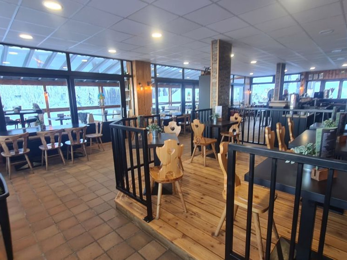 BRASSERIE RESTAURANT BAR