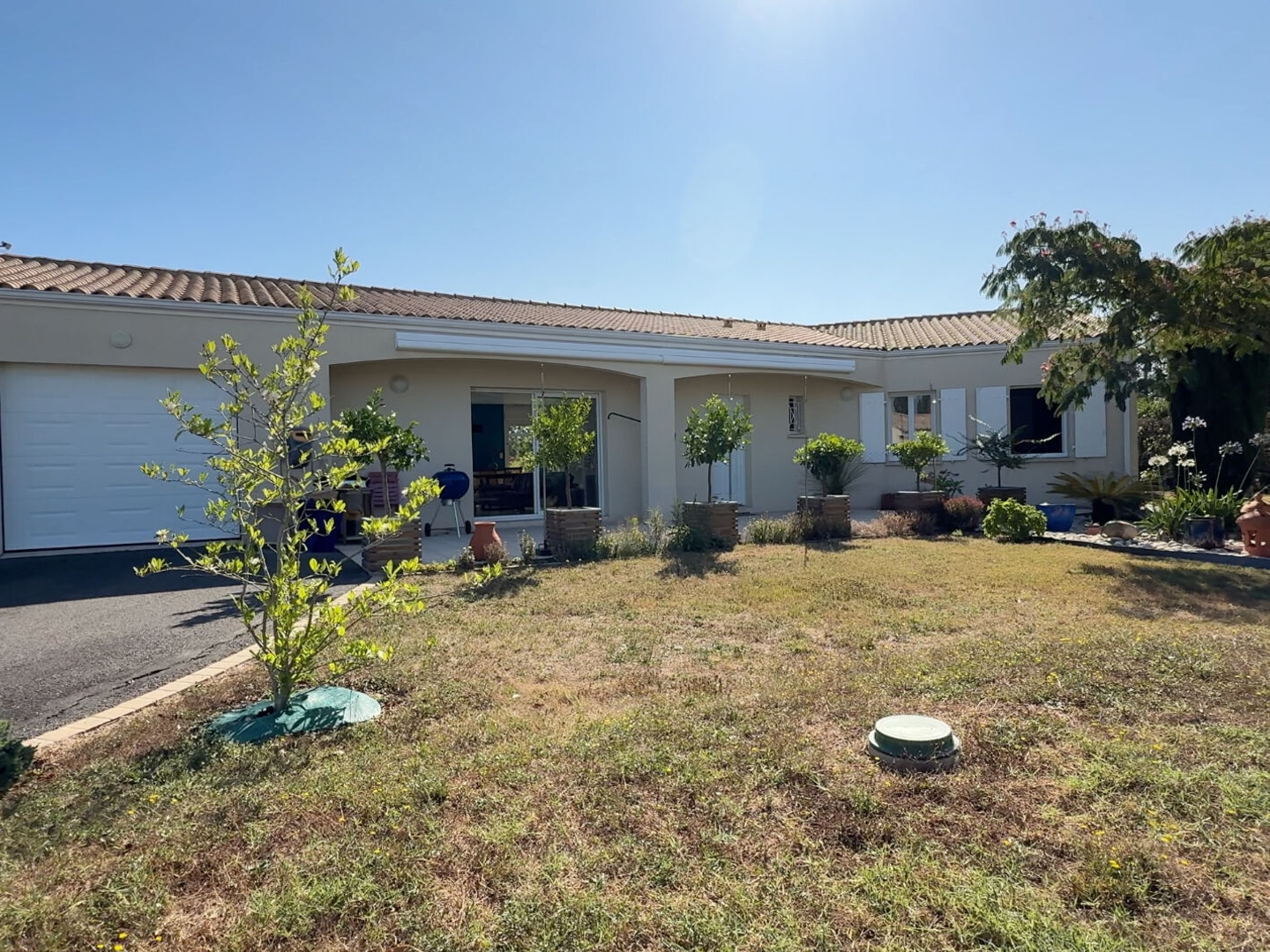 Maison à vendre - 4 pièces - 156m2 - Saintes (17100)