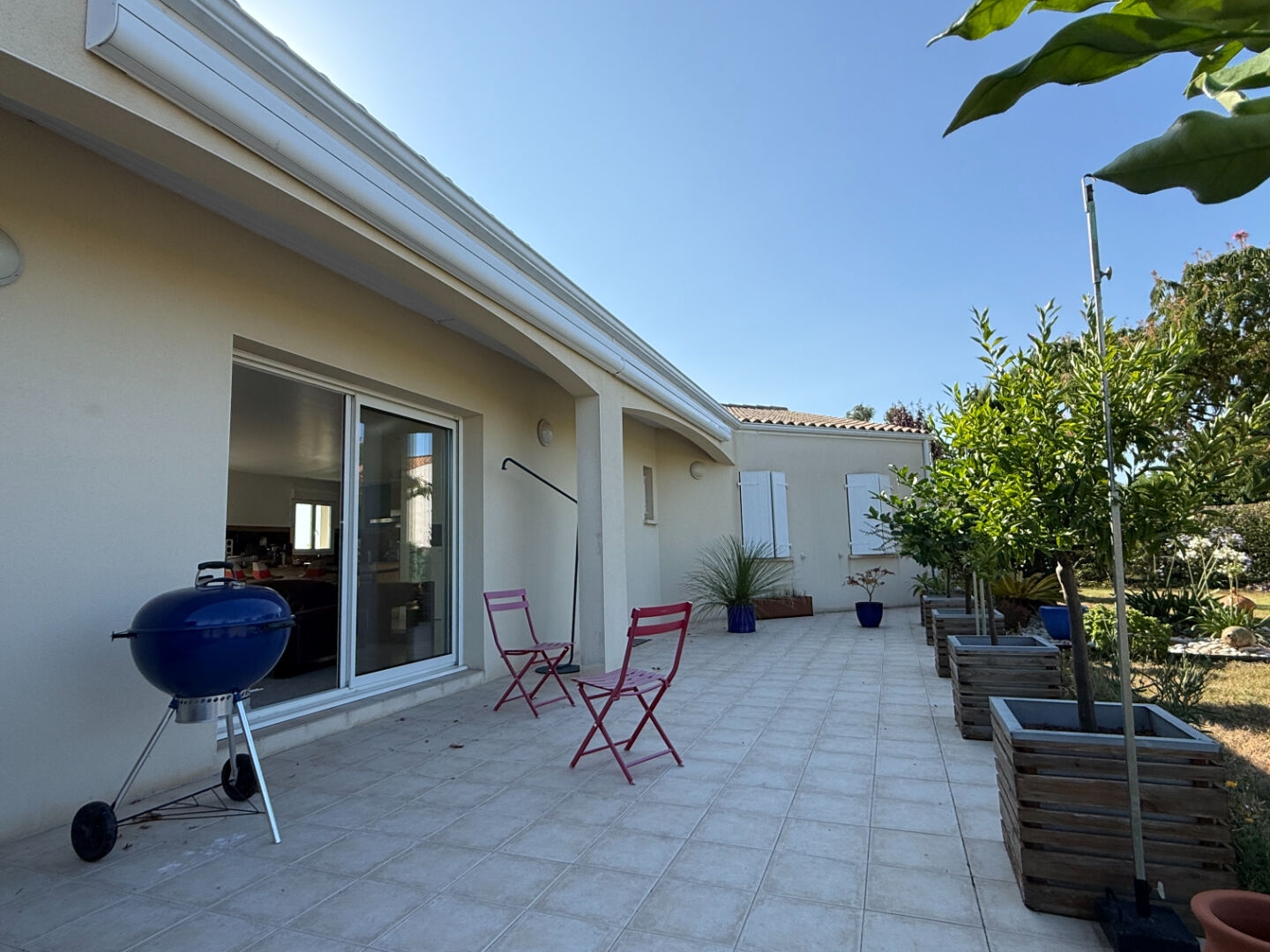 Maison à vendre - 4 pièces - 156m2 - Saintes (17100)
